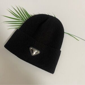 Black Ribbed Beanie